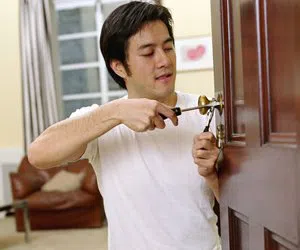 General Locksmith Store Houston, TX 713-357-0761 - changing-locks